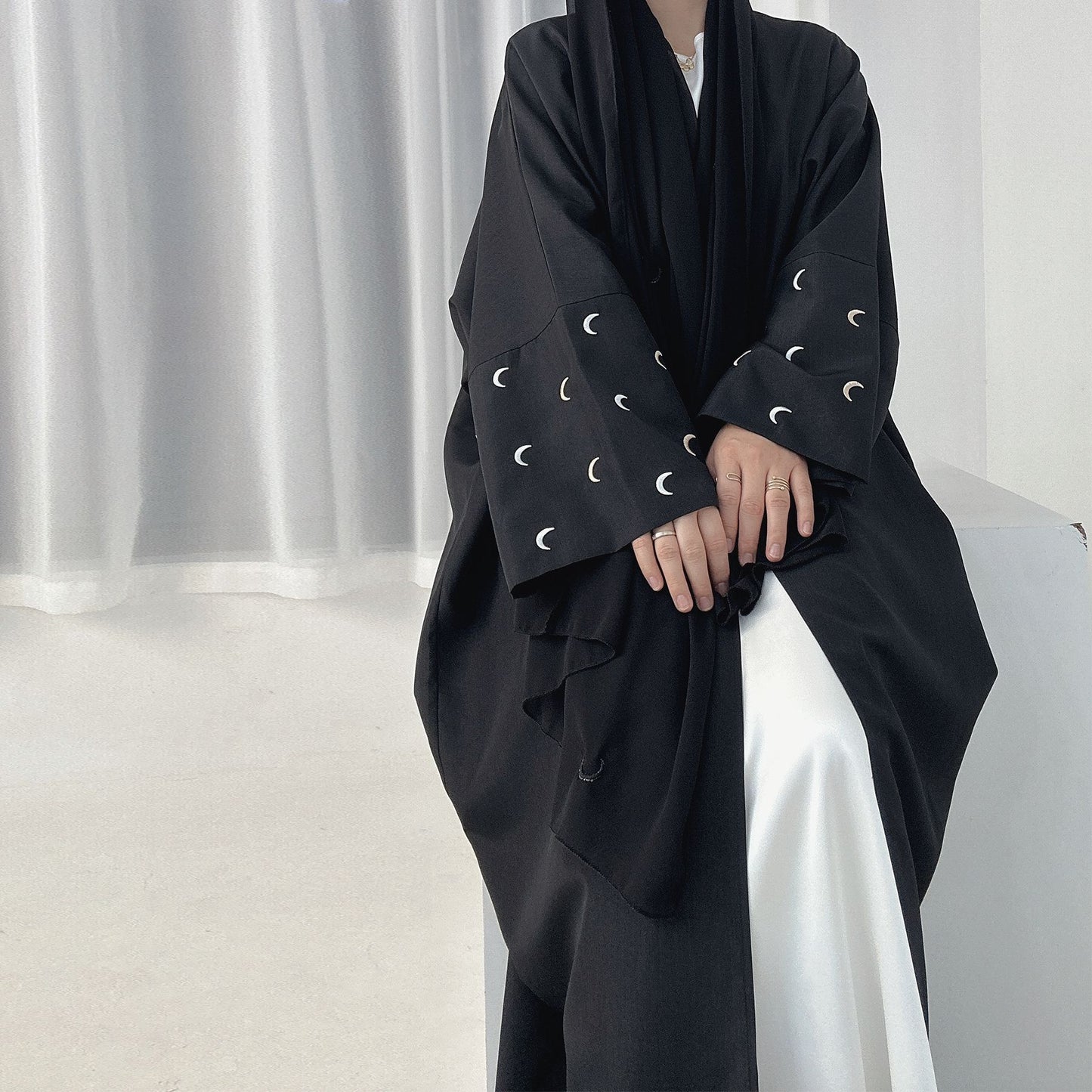 Abaya moon