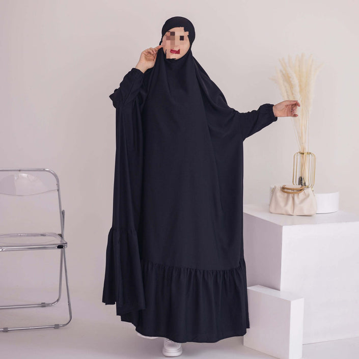 عائشة جلباب
