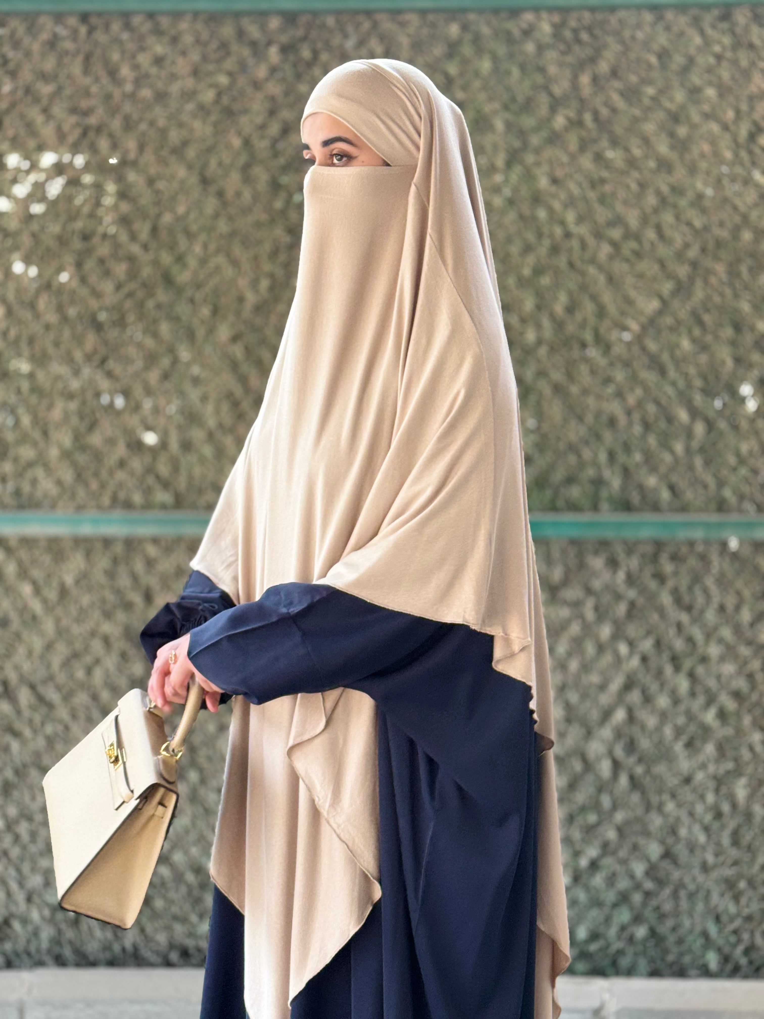 Khimar saeda